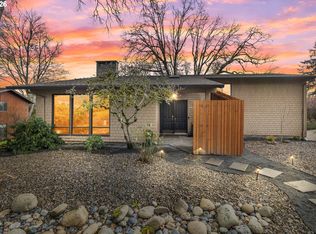 15330 NW Oak Hills Dr, Beaverton, OR