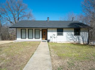 2016 N McNair Pl, Pea Ridge, AR 72751