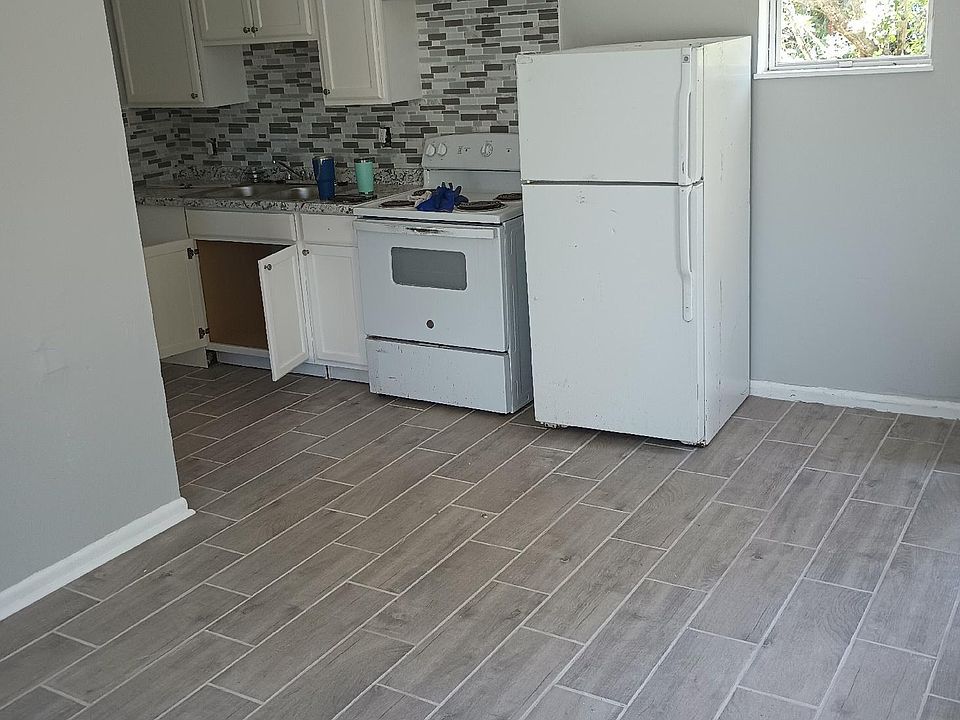 2nd image of 4129 32nd Ave