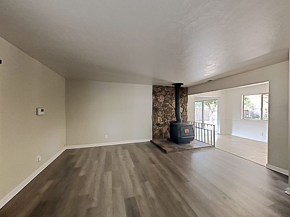 5th image of 8613 Fairmont Way