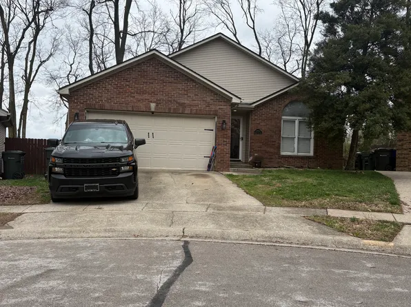 2993 Masters View Rd, Lexington, KY 40511