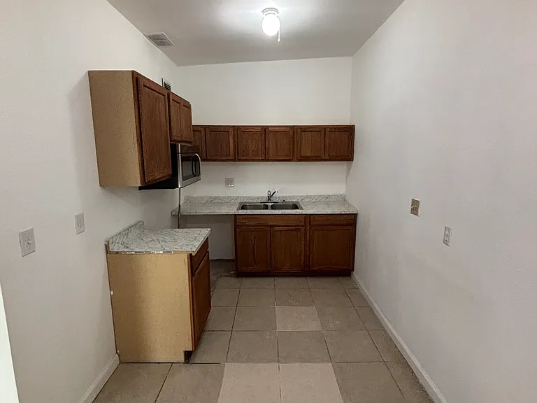 1265 Pinewood Dr #1 — Photo 5