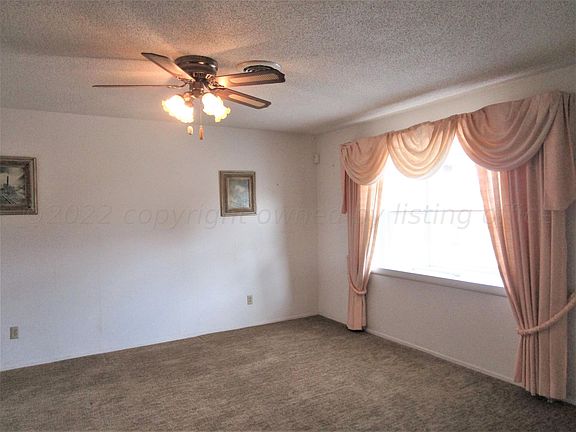 4th image of 2209 Evergreen St
