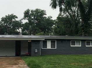 8420 Pinon Ln, Saint Louis, MO 63134