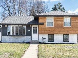 2463 Silver Lake Rd NW, New Brighton, MN 55112