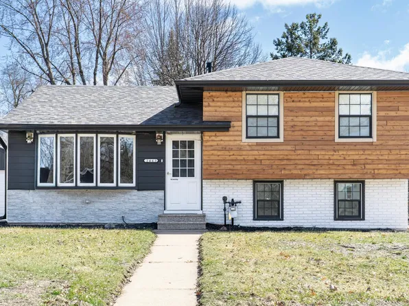 2463 Silver Lake Rd NW, New Brighton, MN 55112