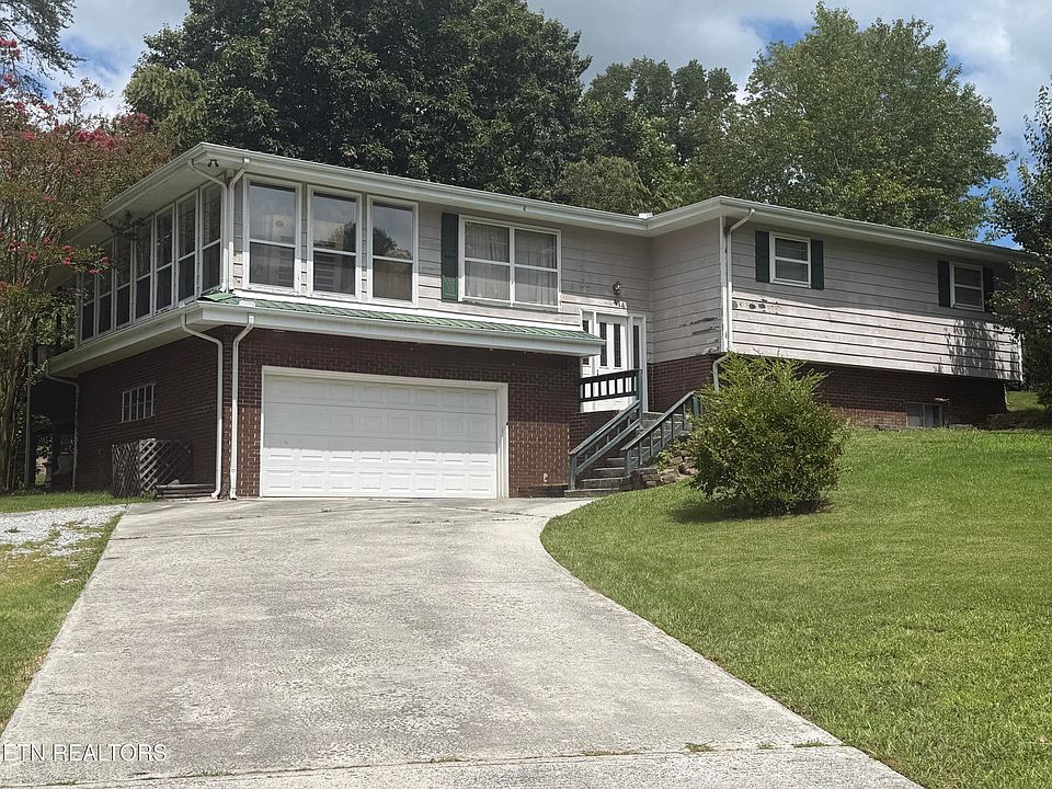 1st image of 414 Molyneux St