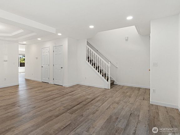 3rd image of 18415 106th st E