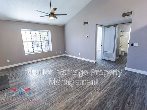 4th image of 921 W University Dr Unit 1070