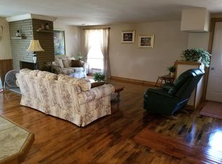 305 E Summit St, Breckenridge, MI 48615