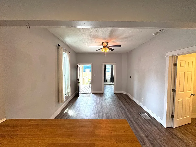 1242 Cottage Ave — Photo 11