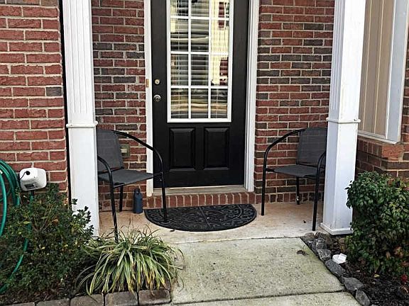 3rd image of 16 Madaline Ln