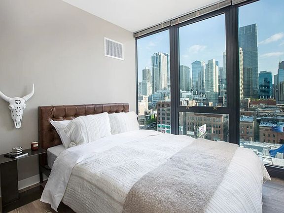 4th image of 635 N Wells St S #209