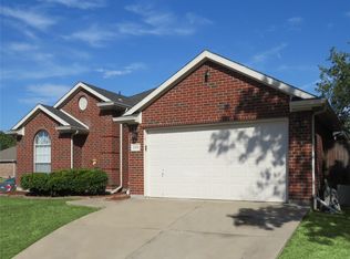 2401 Campfire Creek Dr, Arlington, TX 76018