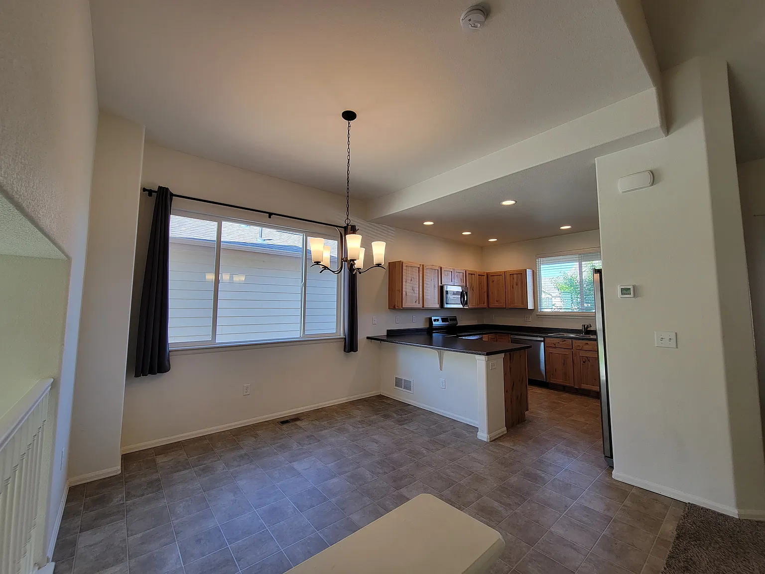 4 bed, 1788 sqft, $3,000 — Photo 3