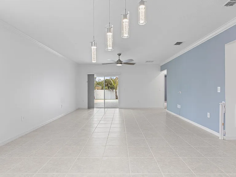 681 SW Millard Dr — Photo 19