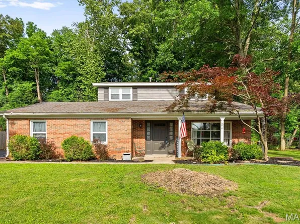 38 Berkshire Dr, Belleville, IL 62223