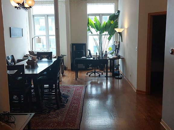 2nd image of 1242 N Milwaukee Ave Unit 3A