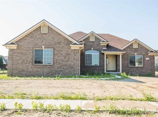 19444 Gold River Dr, Macomb, MI 48044