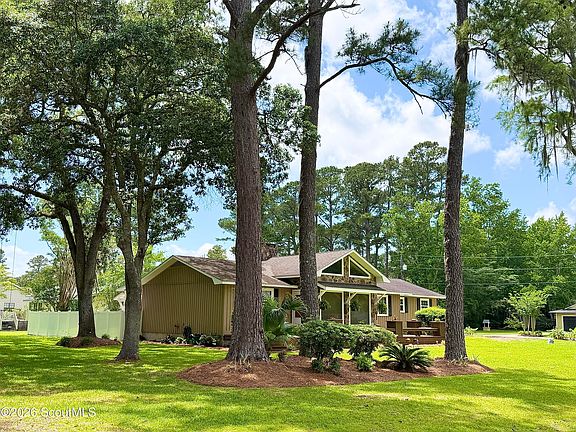 3rd image of 107 Dovewood Dr