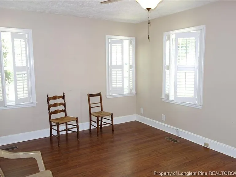 1607 N Cedar St — Photo 5