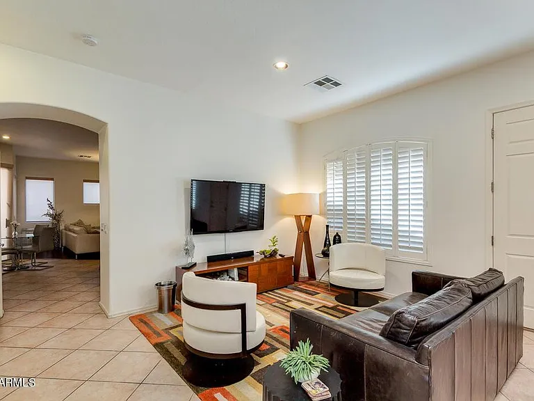 2037 W Periwinkle Way — Photo 8