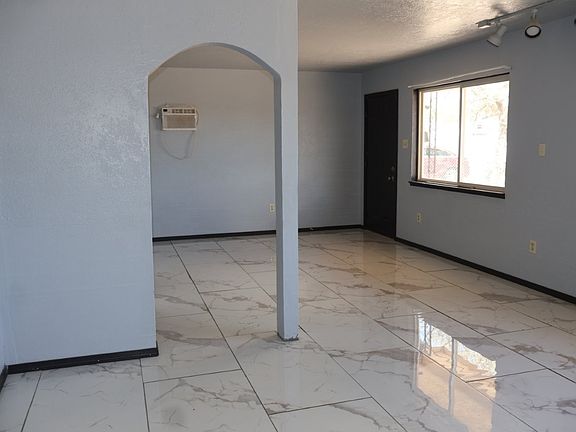 2nd image of 516 N Sage Ave