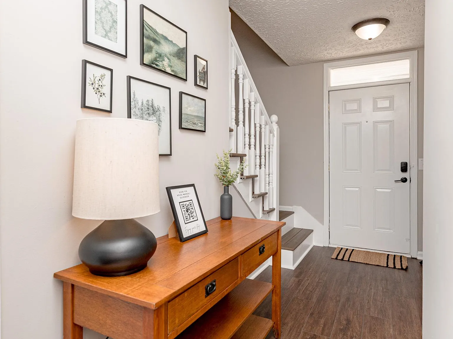 3 bed, 1.5 bath, 1358 sqft, $3,150 — Photo 3