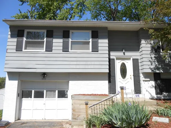 5911 Dakar Rd W, Westerville, OH 43081