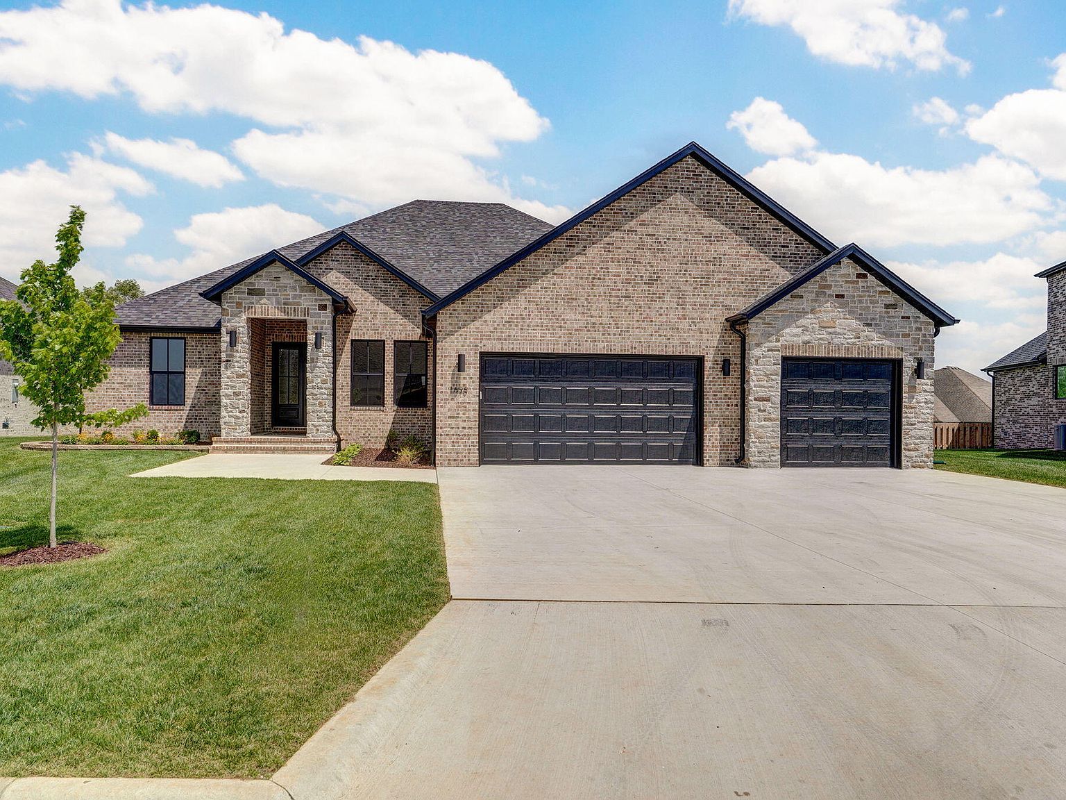 1698 N Marlowe Avenue, Springfield, MO 65802 | MLS #60297453