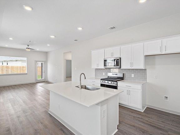 4th image of 120 Scarborough Dr