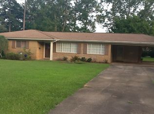 1300 Fairview Dr, Waynesboro, MS 39367