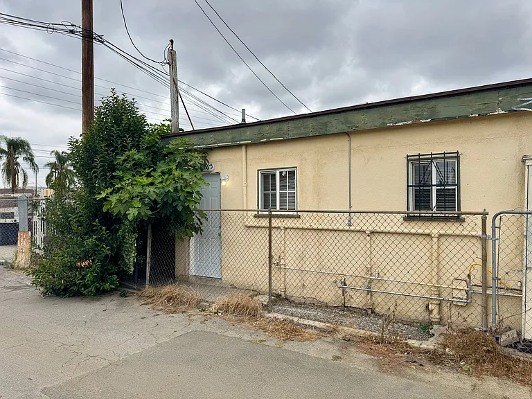 Lambert — Photo 7