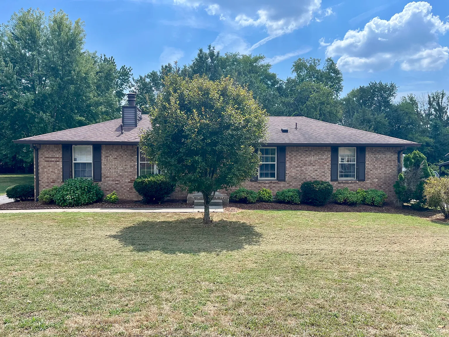 3 bed, 1443 sqft, $2,000 — Photo 2