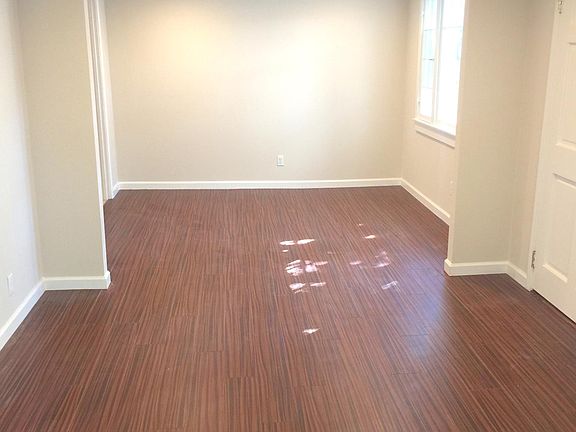 4th image of 1124 N Ogden Dr