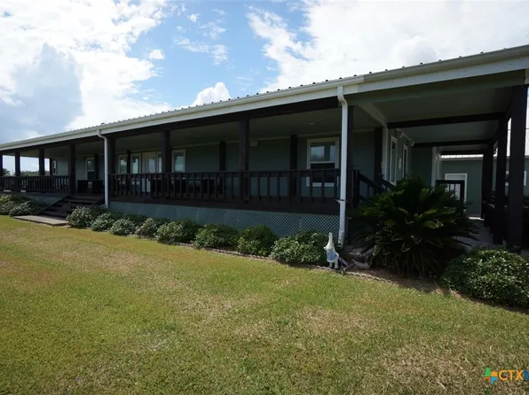 3043 W Harrison Ave, Port O Connor, TX 77982