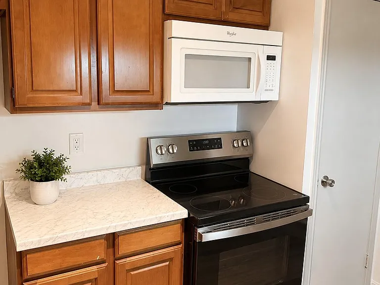 2425 Underwood St #353 — Photo 7