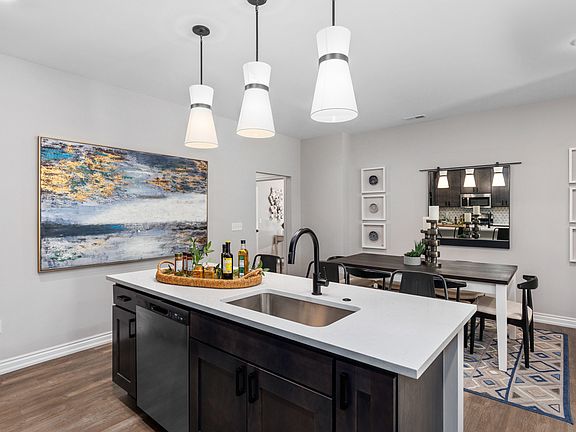 4th image of 5608 Lakeway Dr #72
