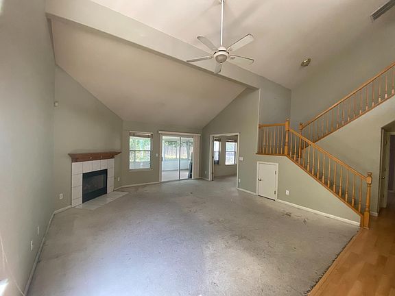 3rd image of 811 Dove Ln