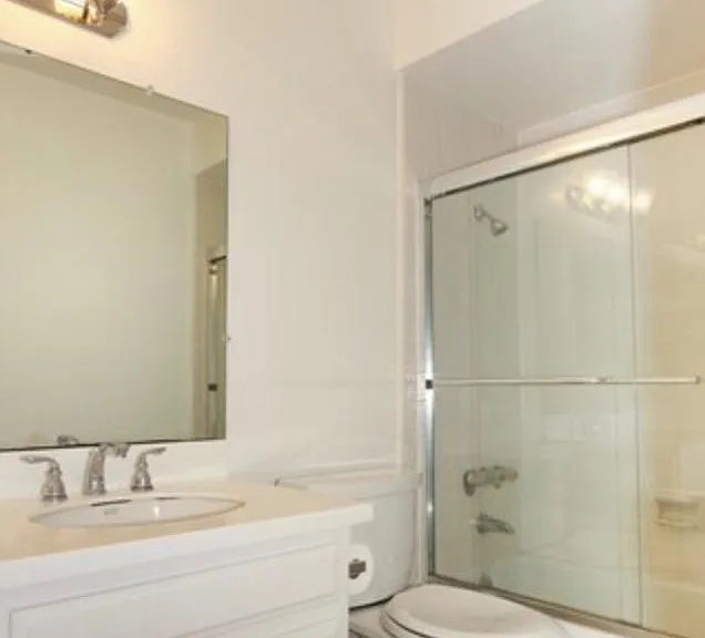 1262 S Barrington Ave #203 — Photo 22
