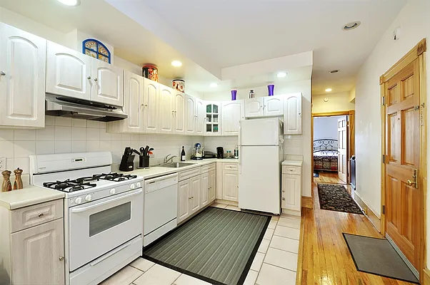 Rented by Corcoran | media 15