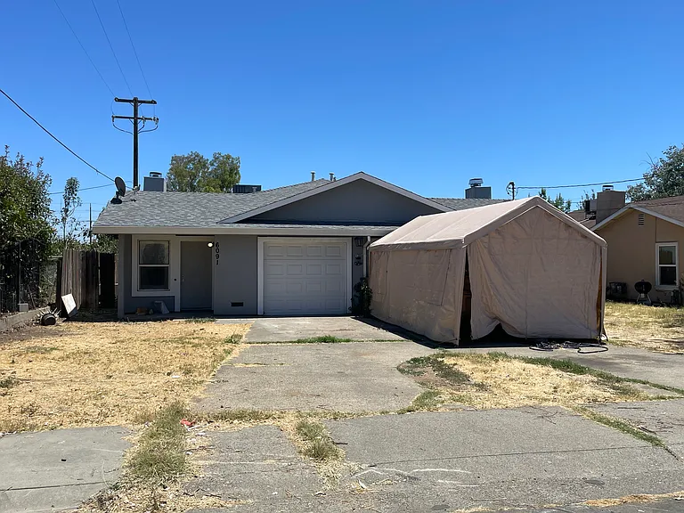 Ventura St — Photo 1