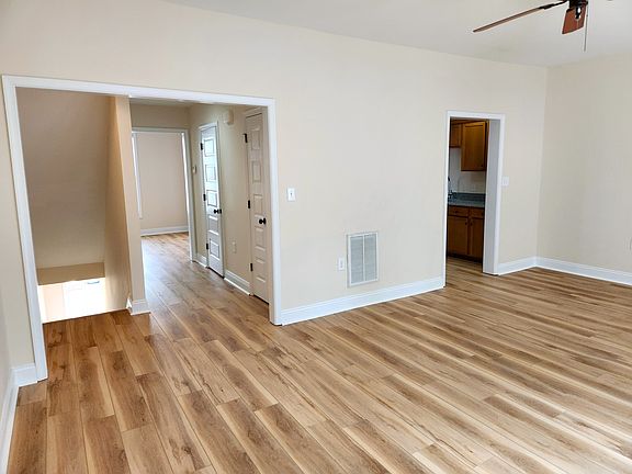 5th image of 3008 Hill St Unit 310