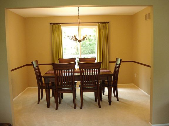 Spacious Formal Diningroom
