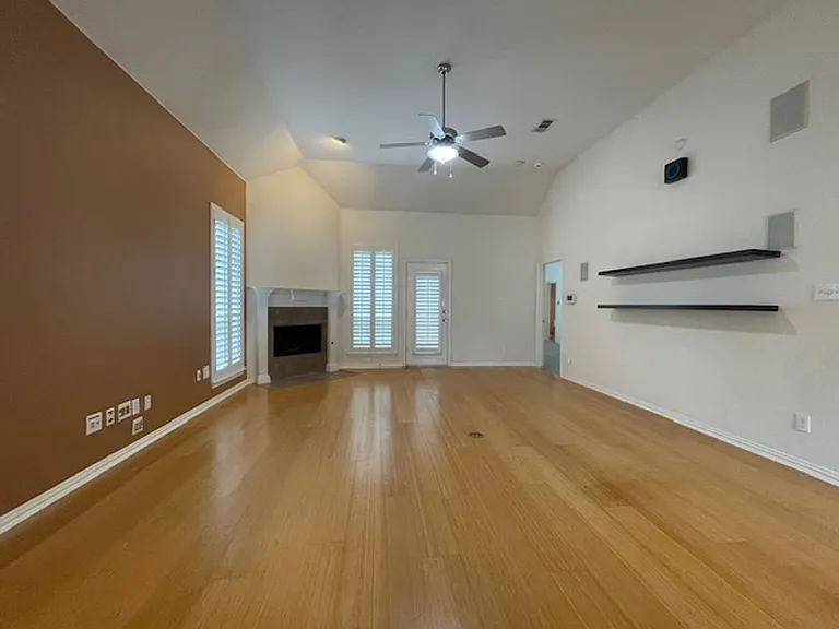 408 Hideaway Ct — Photo 10