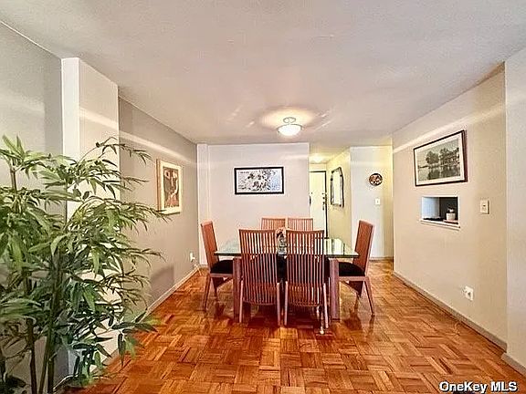 3rd image of 14330 Roosevelt Ave APT 2L