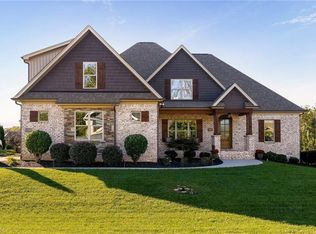 8011 Hacker Dr, Stokesdale, NC 27357