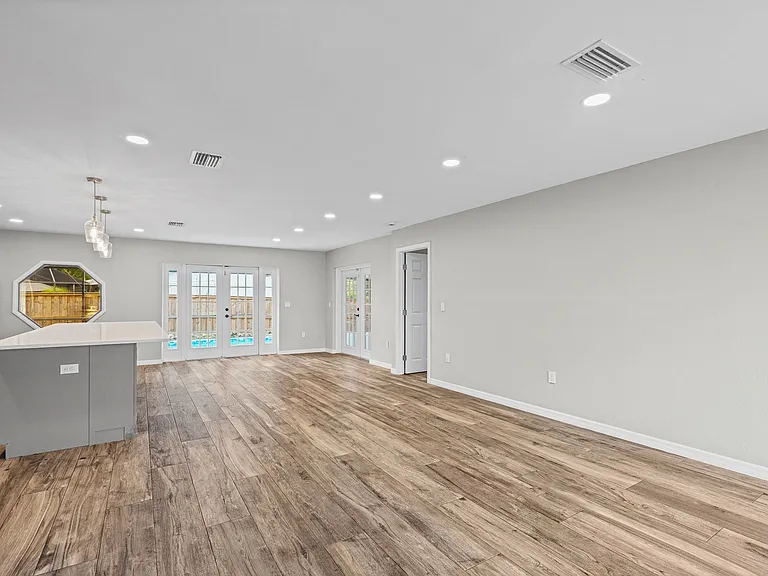 240 Eider Rd — Photo 8