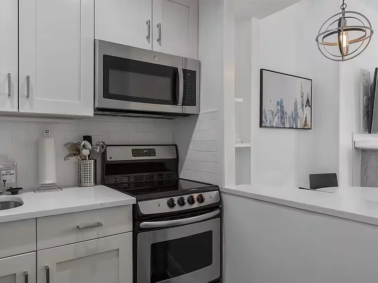 169 Beacon St #3R — Photo 6