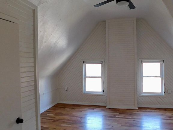 3rd image of 3005 Hackberry St #3
